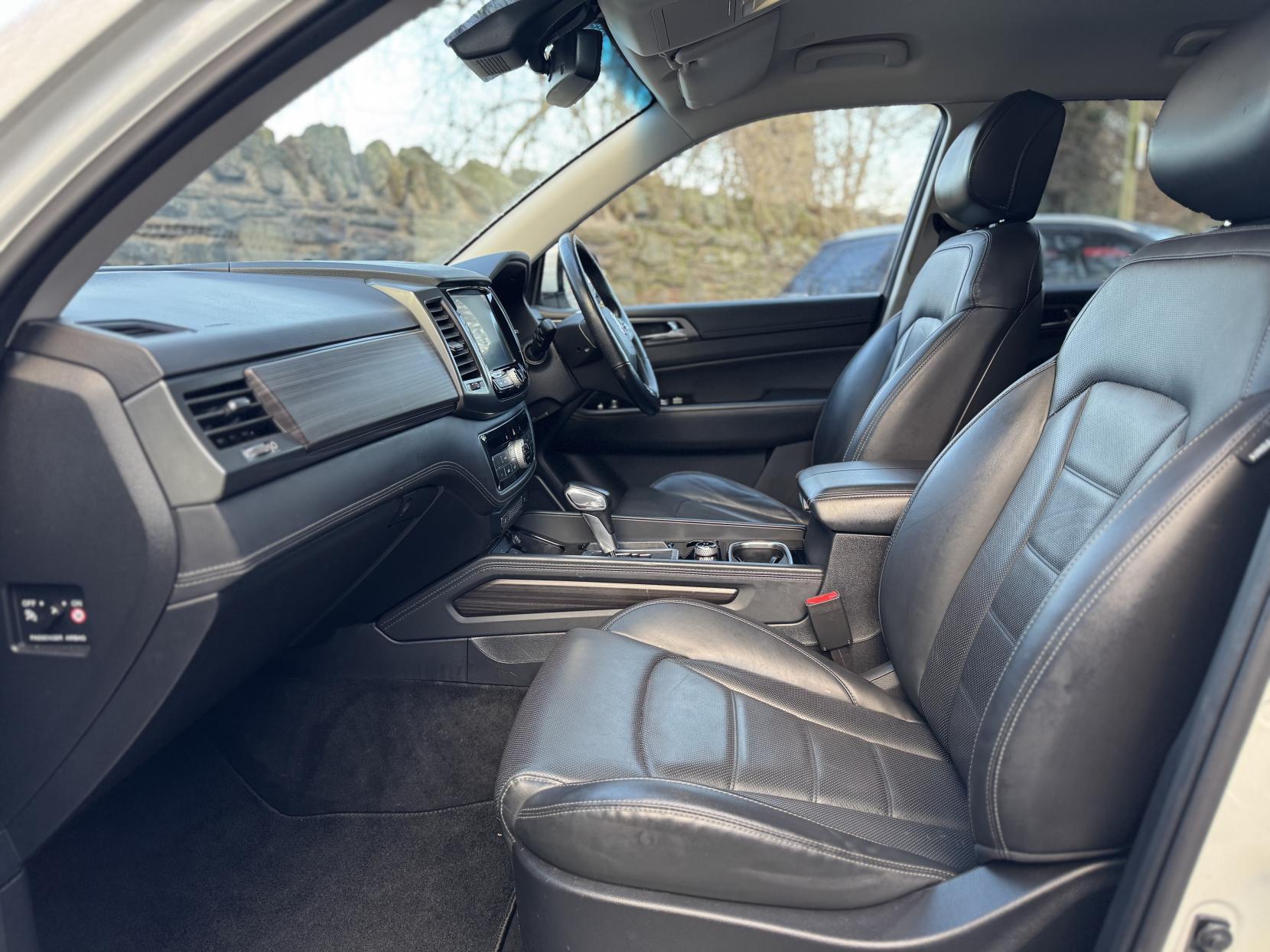 SsangYong Rexton 2.2D Ultimate SUV 5dr Diesel T-Tronic 4WD Euro 6 (181 ps)