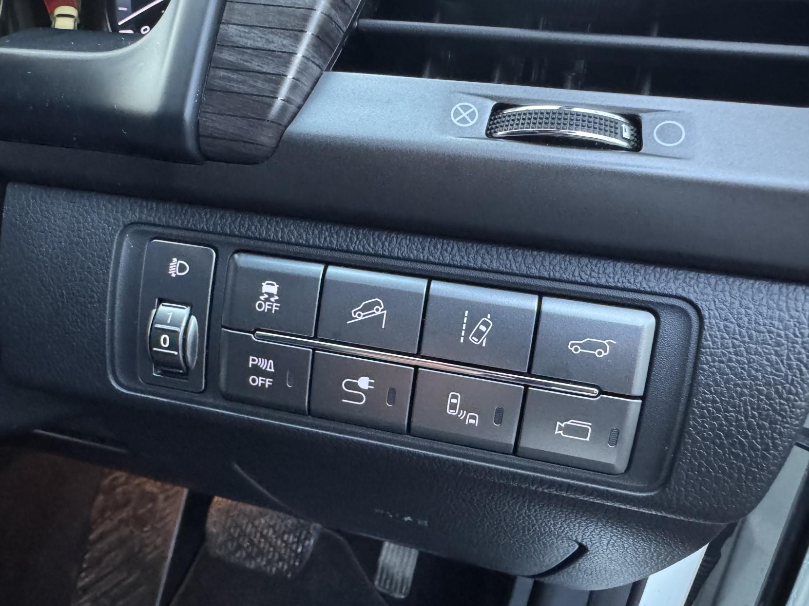 SsangYong Rexton 2.2D Ultimate SUV 5dr Diesel T-Tronic 4WD Euro 6 (181 ps)