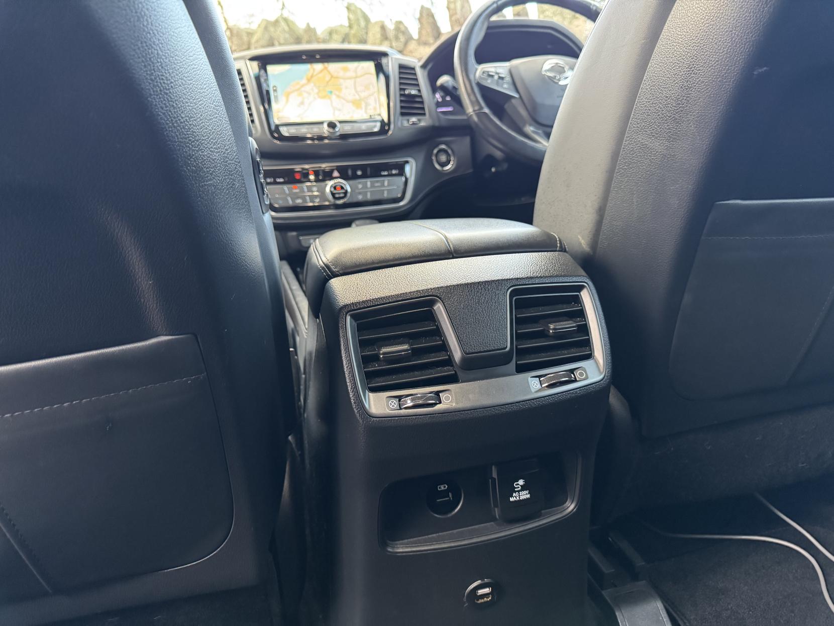 SsangYong Rexton 2.2D Ultimate SUV 5dr Diesel T-Tronic 4WD Euro 6 (181 ps)