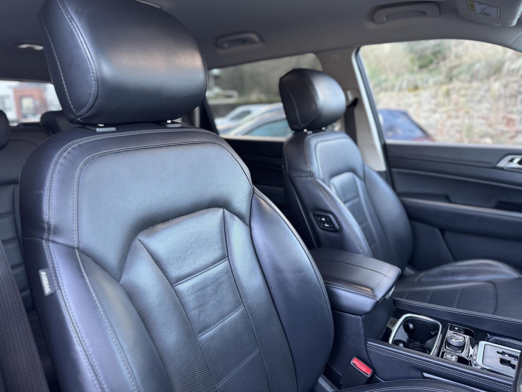 SsangYong Rexton 2.2D Ultimate SUV 5dr Diesel T-Tronic 4WD Euro 6 (181 ps)