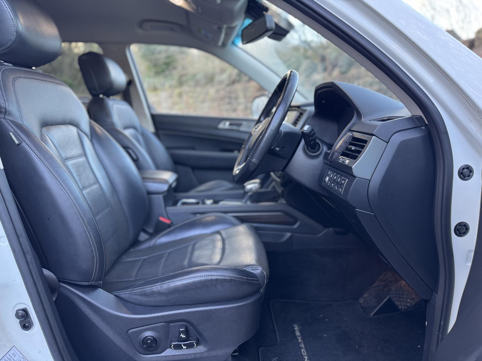 SsangYong Rexton 2.2D Ultimate SUV 5dr Diesel T-Tronic 4WD Euro 6 (181 ps)