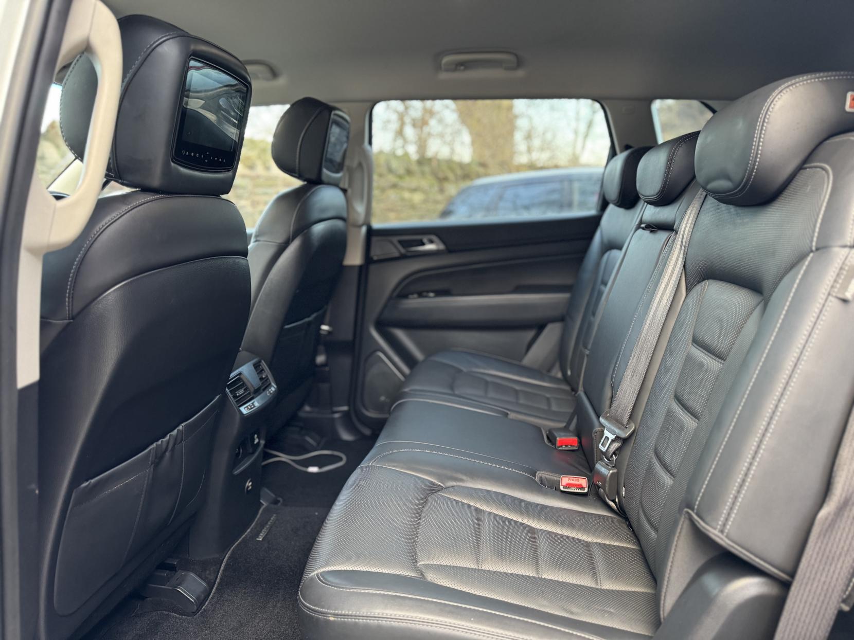 SsangYong Rexton 2.2D Ultimate SUV 5dr Diesel T-Tronic 4WD Euro 6 (181 ps)