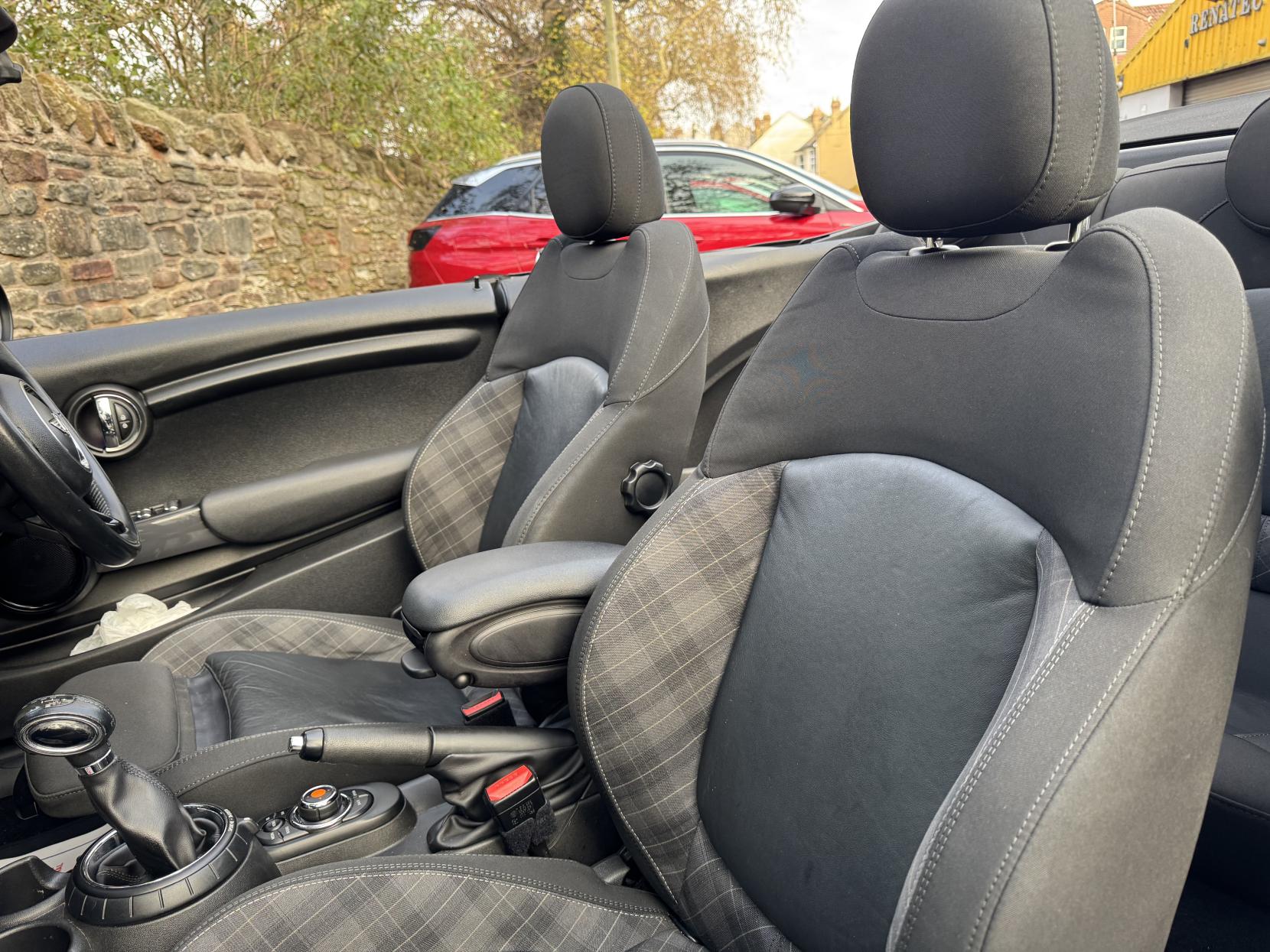 MINI Convertible 1.5 Cooper Convertible 2dr Petrol Auto Euro 6 (s/s) (136 ps)