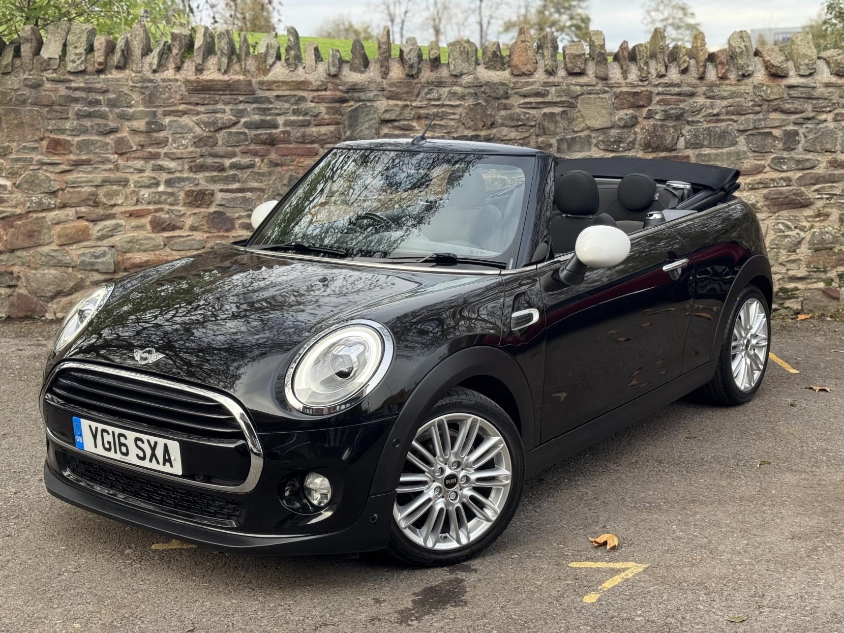 MINI Convertible 1.5 Cooper Convertible 2dr Petrol Auto Euro 6 (s/s) (136 ps)