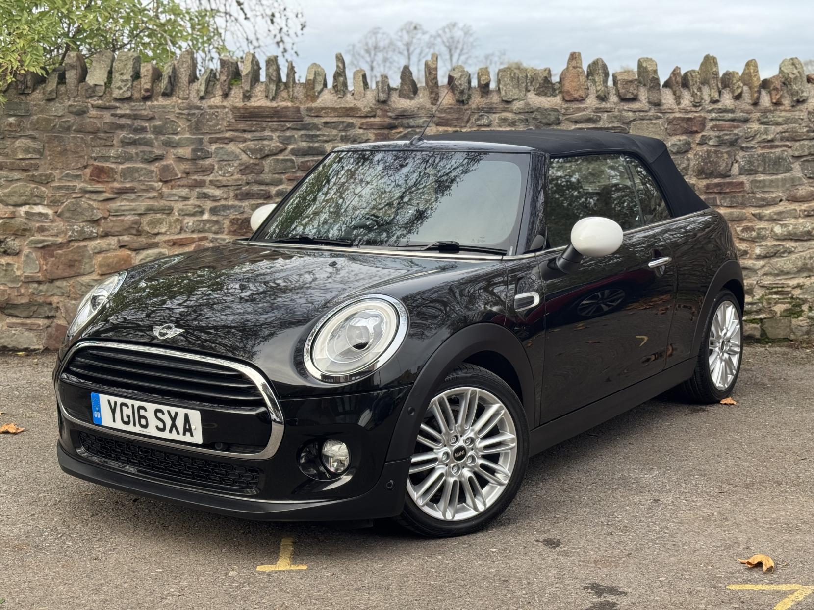 MINI Convertible 1.5 Cooper Convertible 2dr Petrol Auto Euro 6 (s/s) (136 ps)