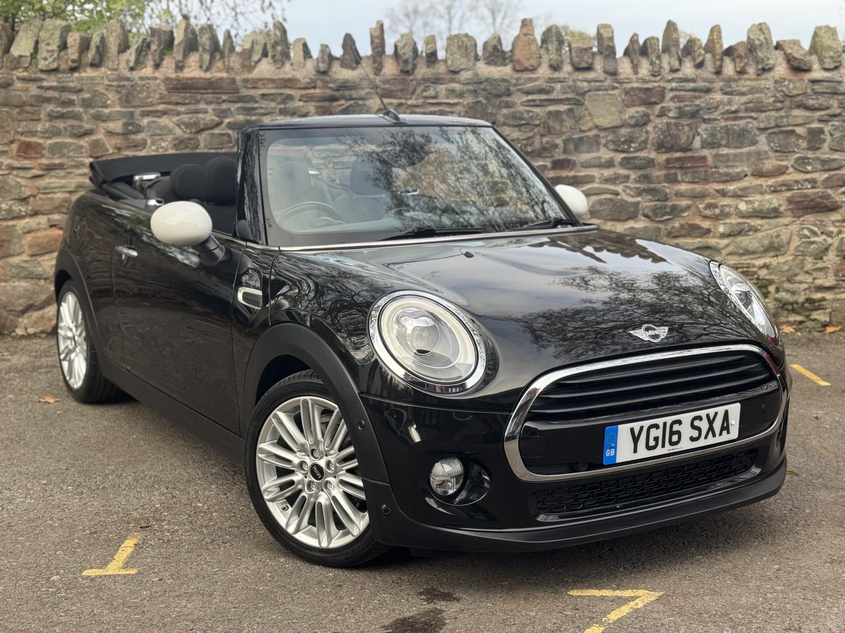 MINI Convertible 1.5 Cooper Convertible 2dr Petrol Auto Euro 6 (s/s) (136 ps)