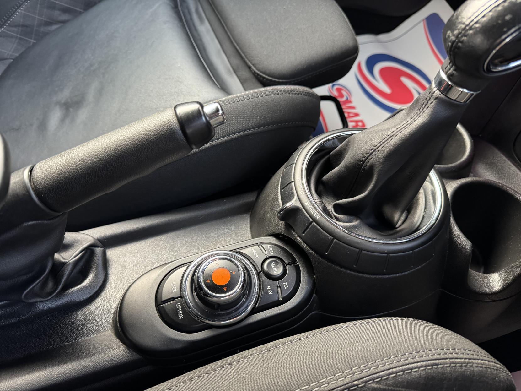 MINI Convertible 1.5 Cooper Convertible 2dr Petrol Auto Euro 6 (s/s) (136 ps)