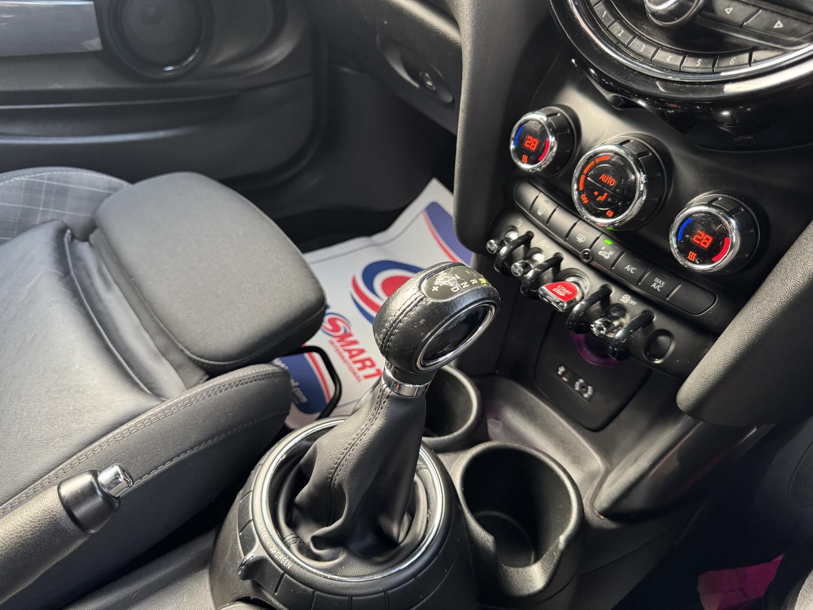 MINI Convertible 1.5 Cooper Convertible 2dr Petrol Auto Euro 6 (s/s) (136 ps)