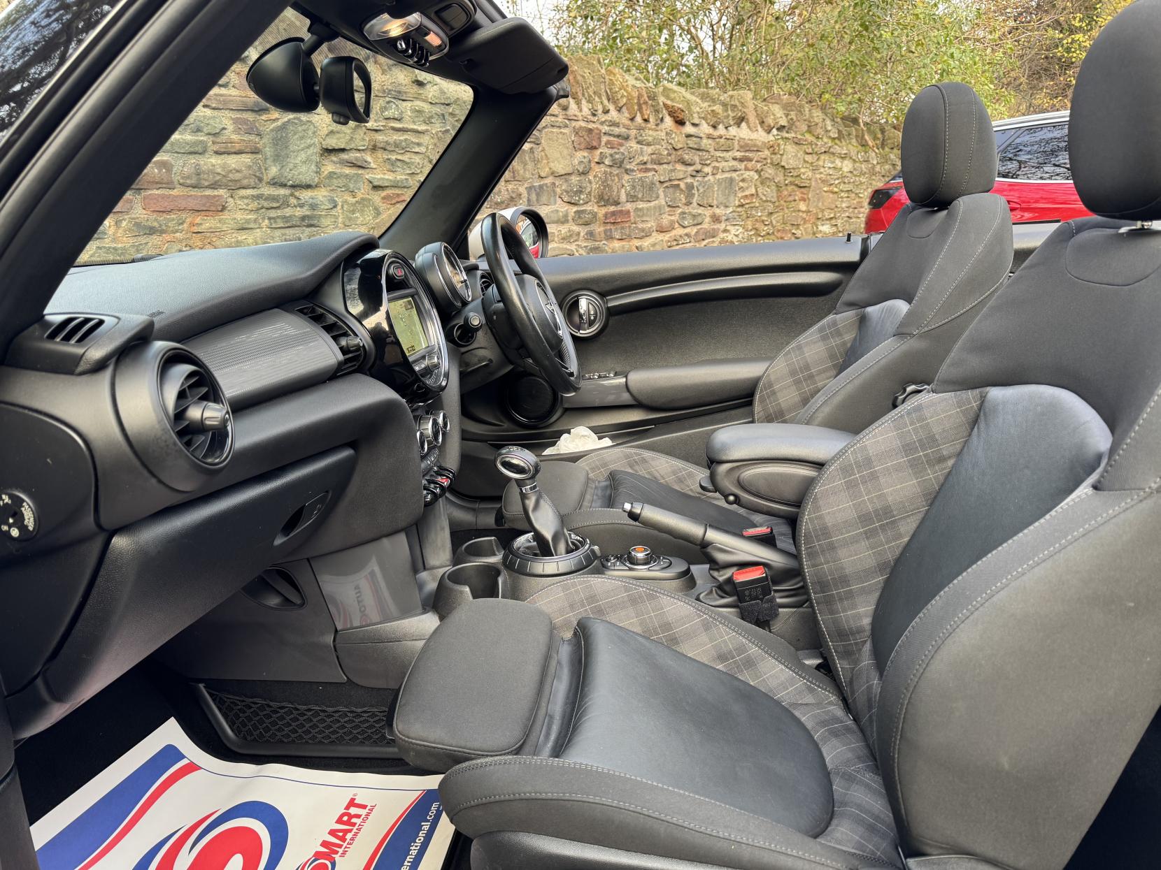 MINI Convertible 1.5 Cooper Convertible 2dr Petrol Auto Euro 6 (s/s) (136 ps)