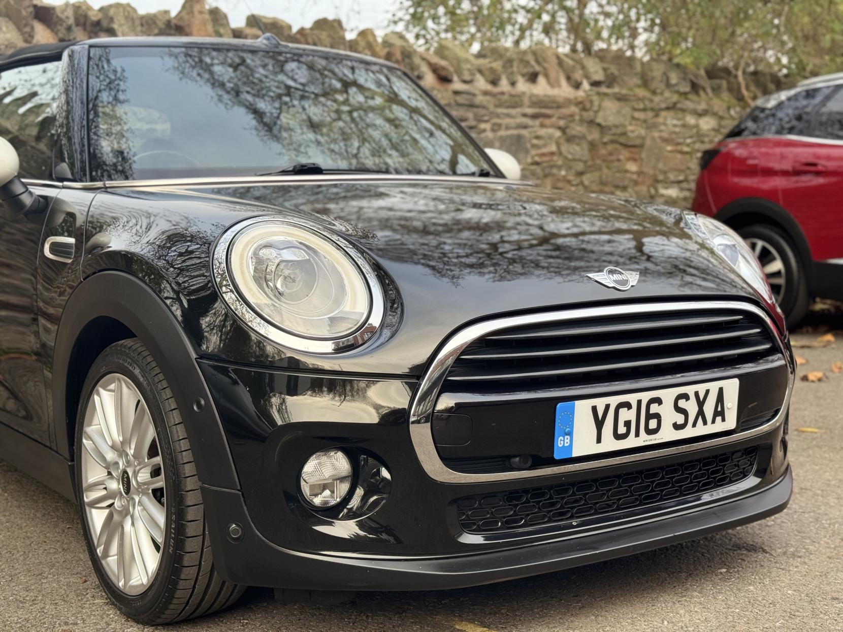 MINI Convertible 1.5 Cooper Convertible 2dr Petrol Auto Euro 6 (s/s) (136 ps)