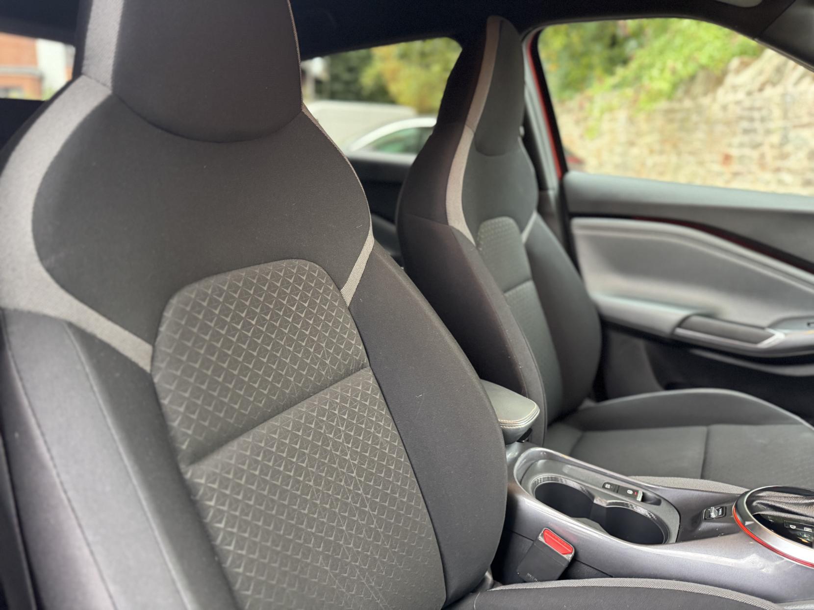 Nissan Juke 1.0 DIG-T N-Connecta SUV 5dr Petrol DCT Auto Euro 6 (s/s) (117 ps)