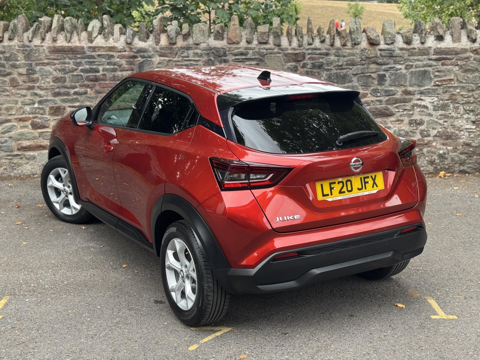 Nissan Juke 1.0 DIG-T N-Connecta SUV 5dr Petrol DCT Auto Euro 6 (s/s) (117 ps)