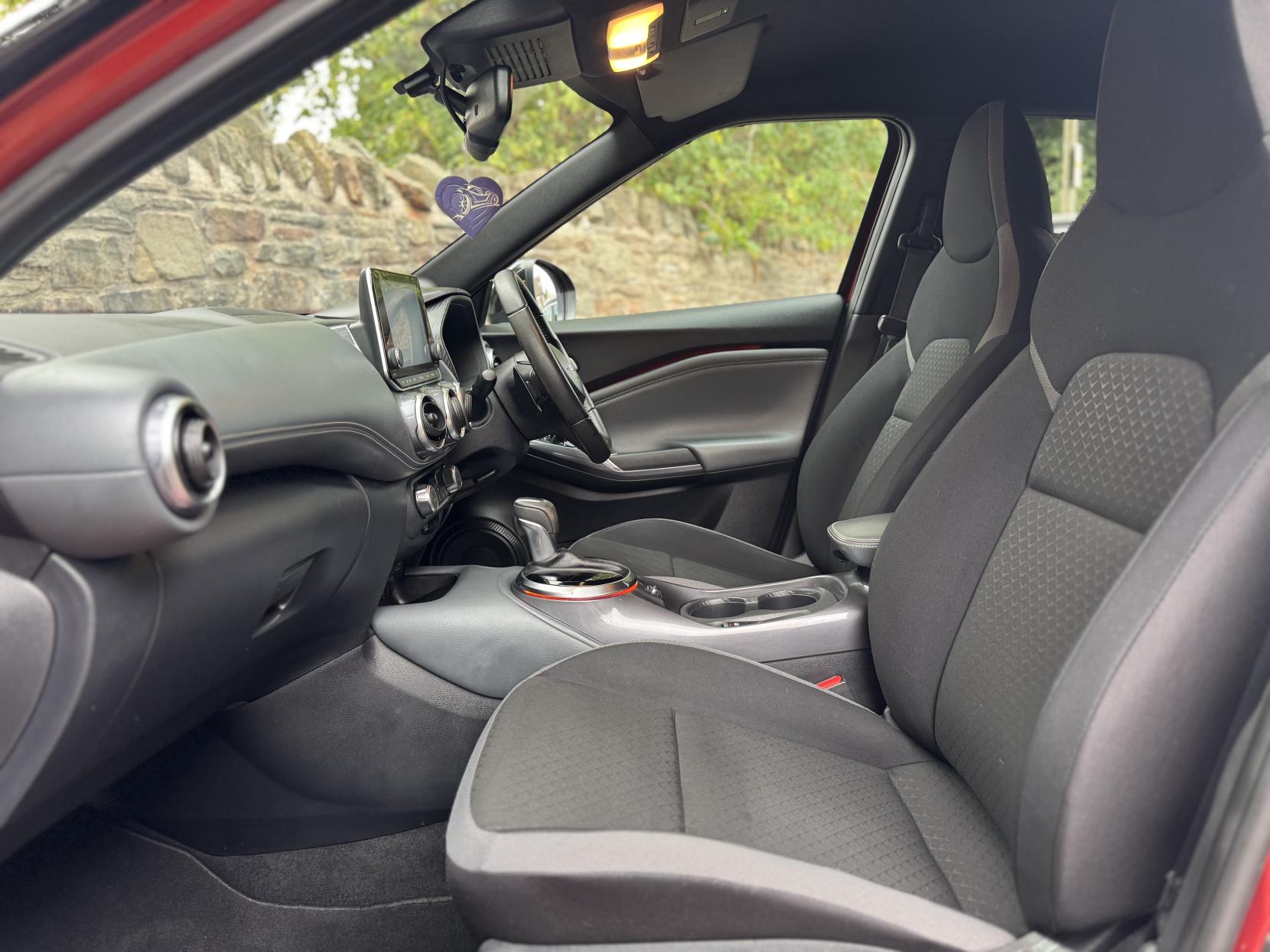 Nissan Juke 1.0 DIG-T N-Connecta SUV 5dr Petrol DCT Auto Euro 6 (s/s) (117 ps)