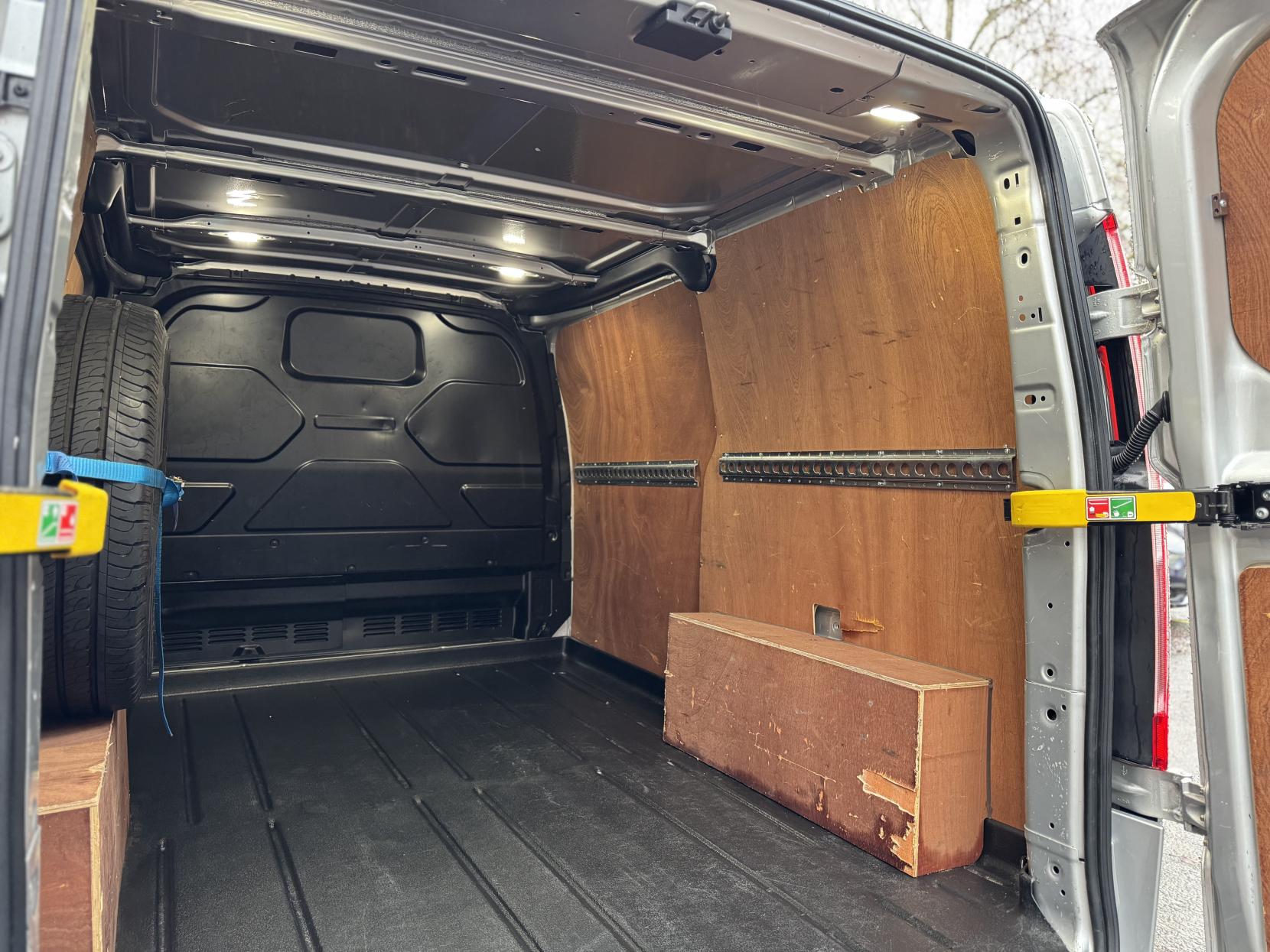 Ford Transit Custom 2.0 280 EcoBlue Limited Panel Van 5dr Diesel Manual L1 H1 Euro 6 (s/s) (130 ps)