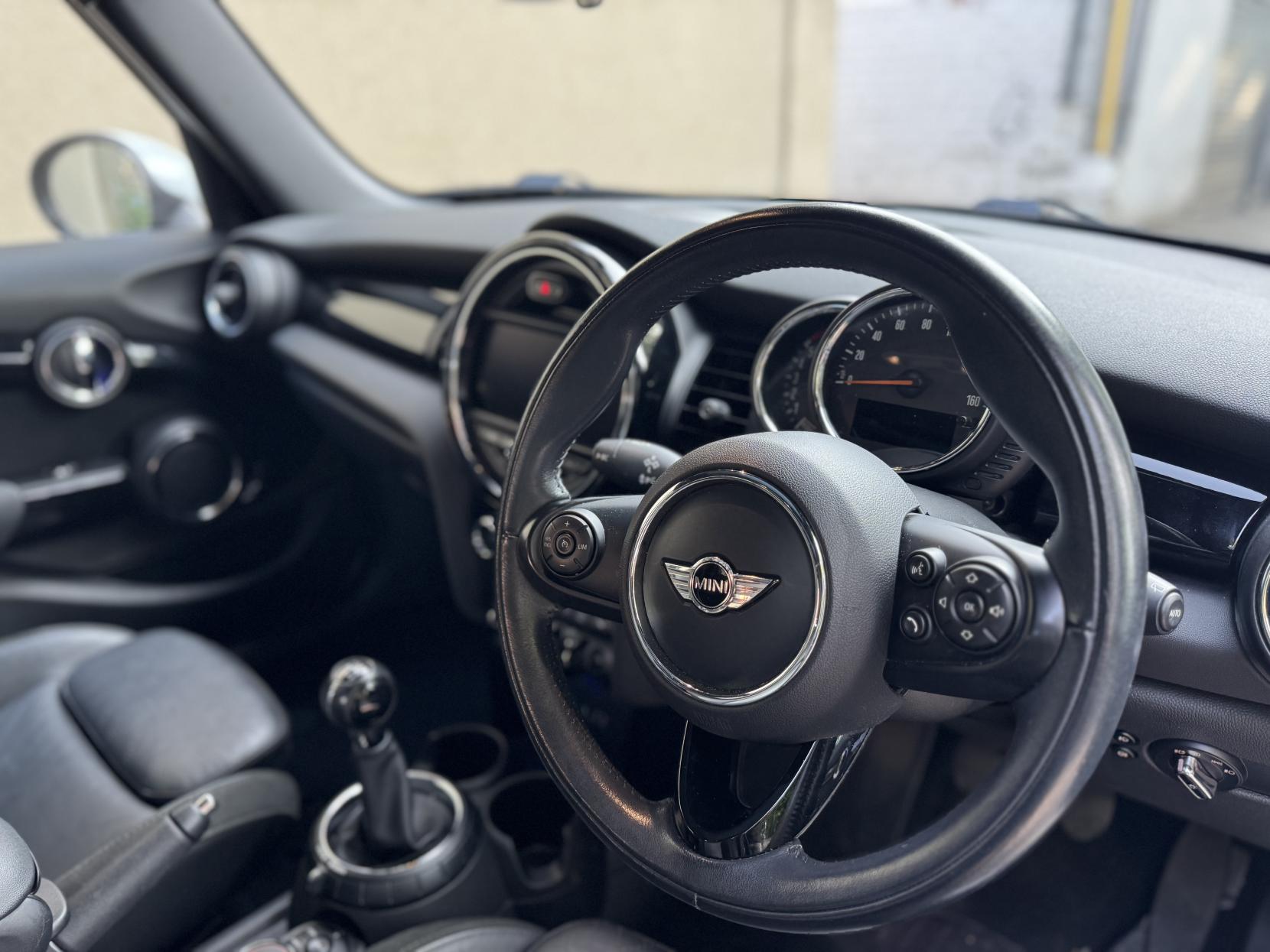 MINI Hatch 2.0 Cooper SD Hatchback 5dr Diesel Manual Euro 6 (s/s) (170 ps)