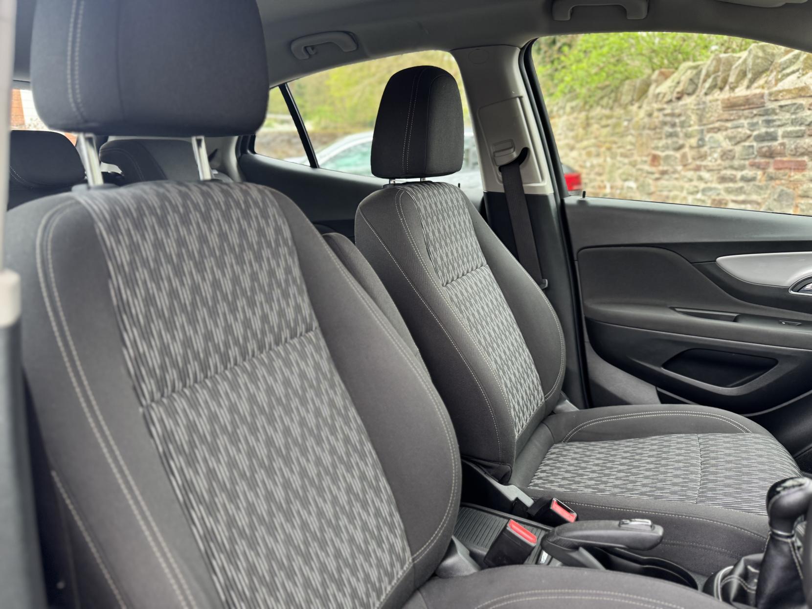 Vauxhall Mokka 1.7 CDTi Exclusiv SUV 5dr Diesel Manual 2WD Euro 5 (s/s) (130 ps)