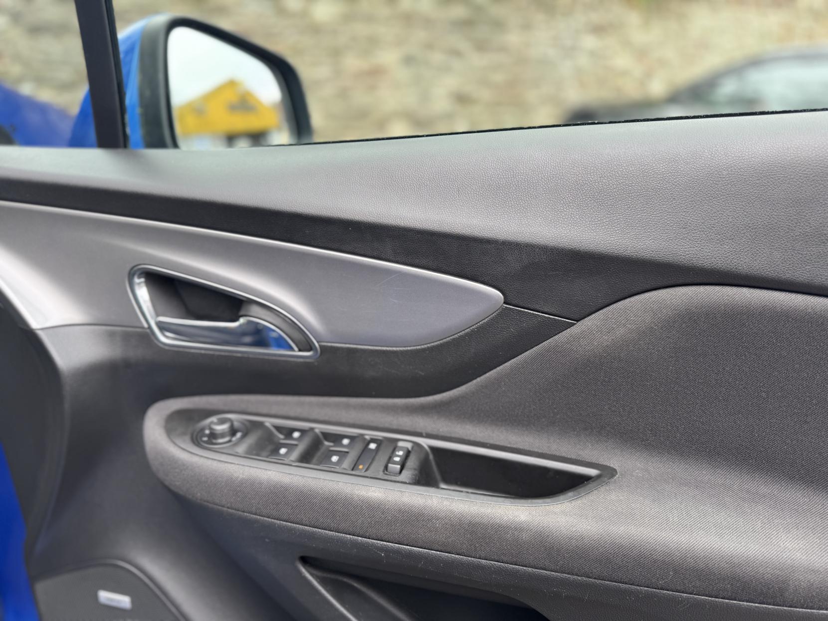 Vauxhall Mokka 1.7 CDTi Exclusiv SUV 5dr Diesel Manual 2WD Euro 5 (s/s) (130 ps)