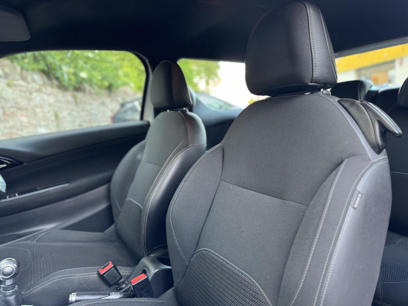 DS AUTOMOBILES DS 3 1.2 PureTech Chic Hatchback 3dr Petrol Manual Euro 6 (82 ps)