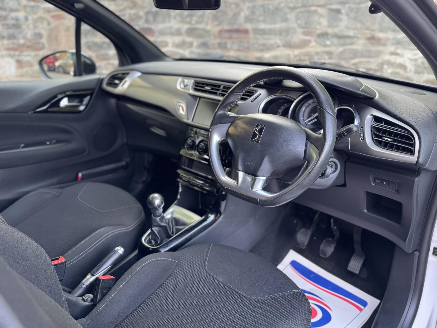 DS AUTOMOBILES DS 3 1.2 PureTech Chic Hatchback 3dr Petrol Manual Euro 6 (82 ps)