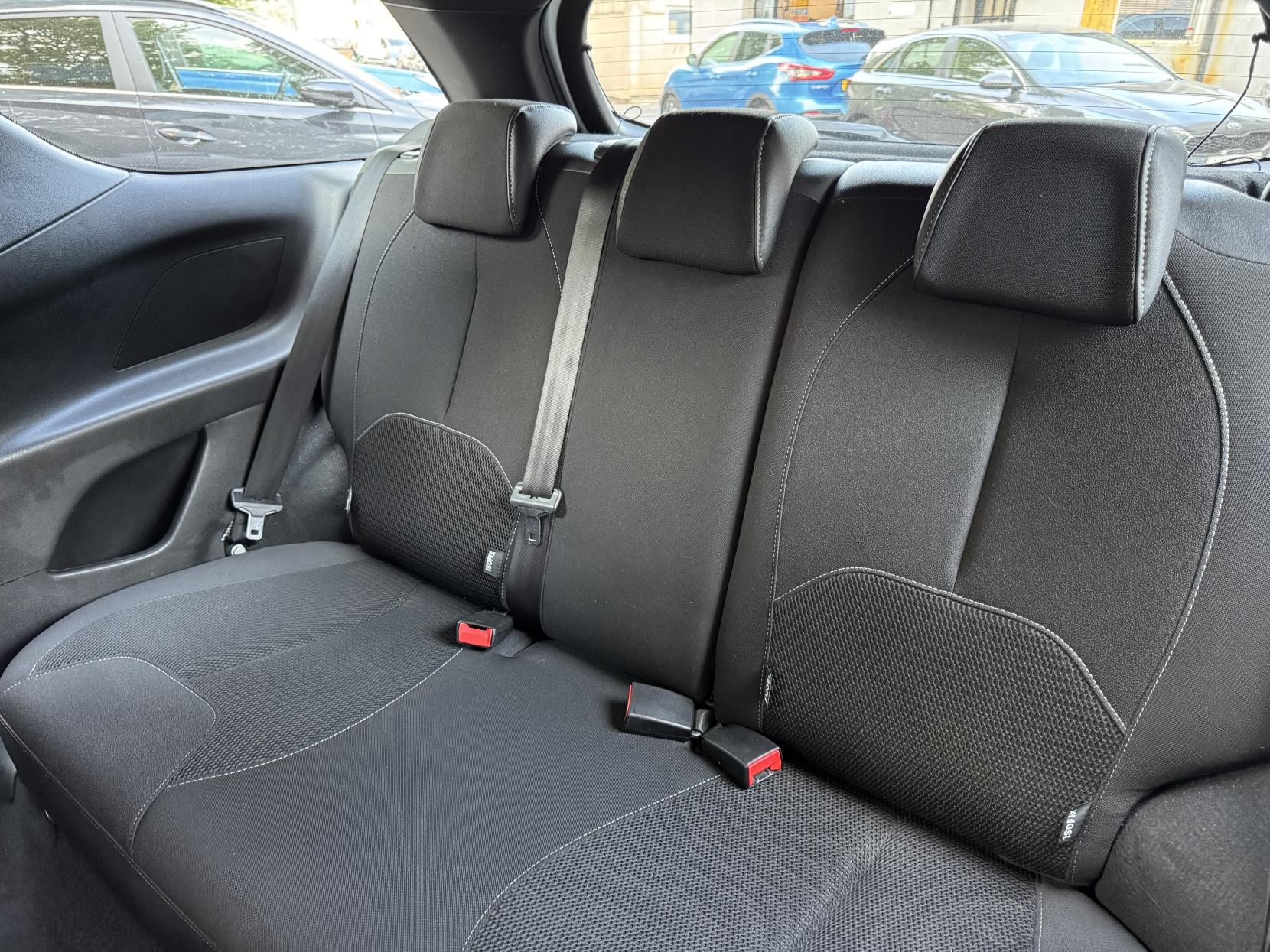 DS AUTOMOBILES DS 3 1.2 PureTech Chic Hatchback 3dr Petrol Manual Euro 6 (82 ps)