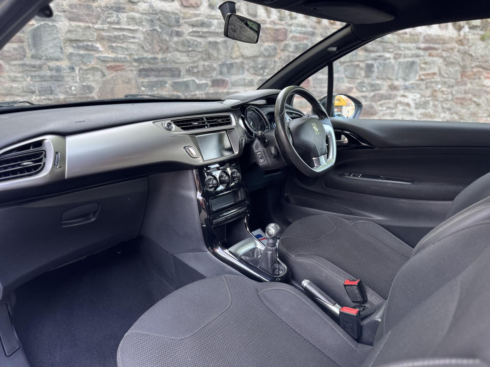 DS AUTOMOBILES DS 3 1.2 PureTech Chic Hatchback 3dr Petrol Manual Euro 6 (82 ps)