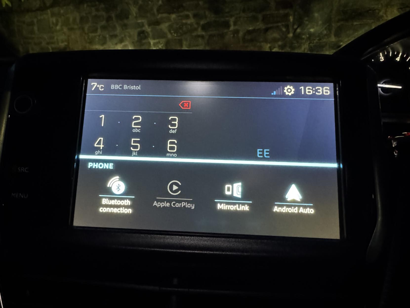 Peugeot 208 1.2 PureTech Signature Hatchback 5dr Petrol Manual Euro 6 (s/s) (82 ps)