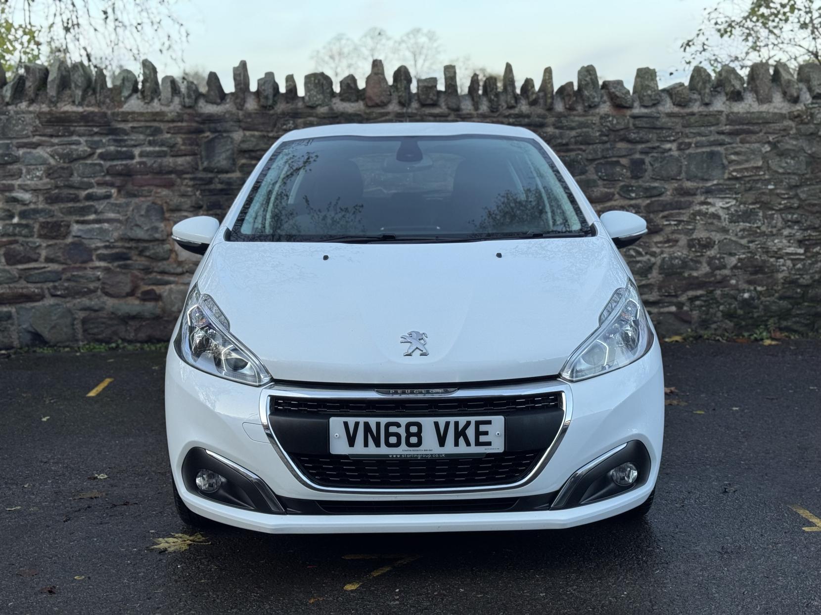 Peugeot 208 1.2 PureTech Signature Hatchback 5dr Petrol Manual Euro 6 (s/s) (82 ps)