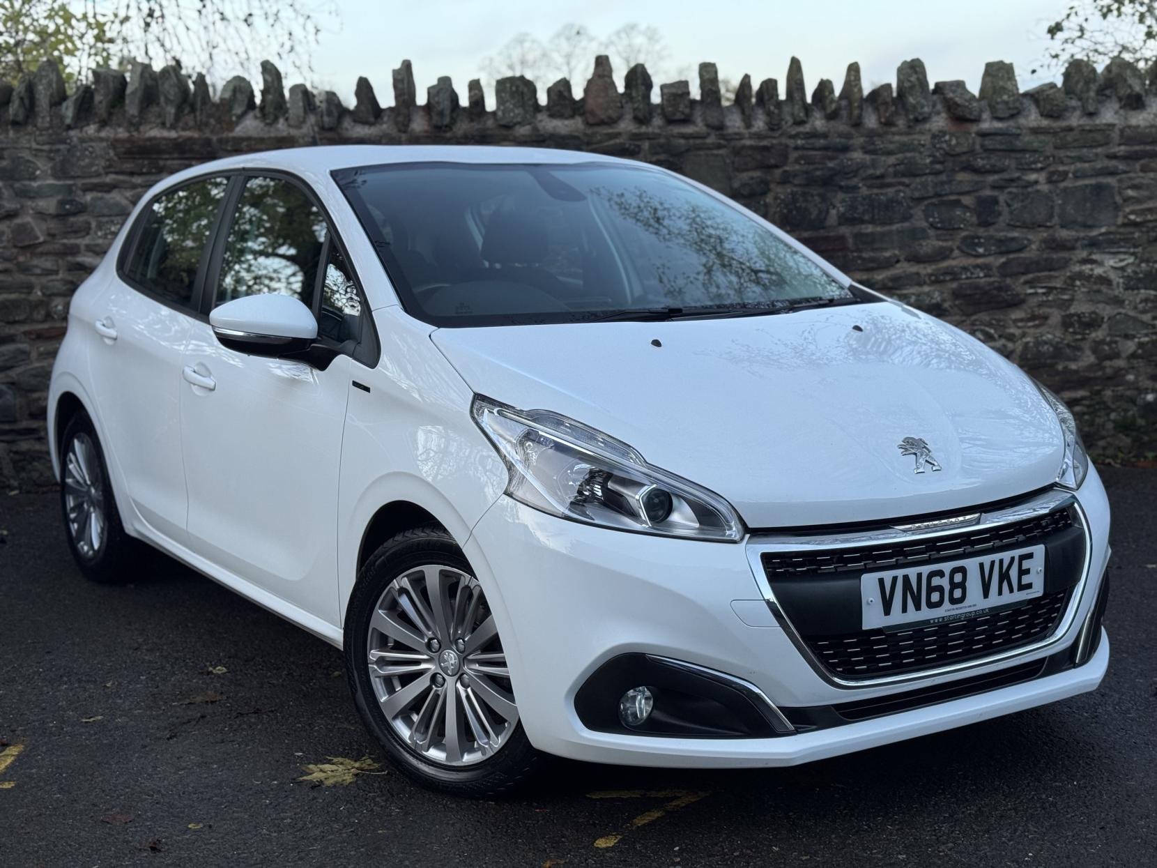 Peugeot 208 1.2 PureTech Signature Hatchback 5dr Petrol Manual Euro 6 (s/s) (82 ps)