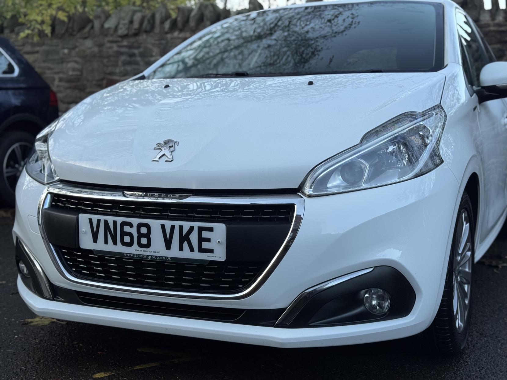 Peugeot 208 1.2 PureTech Signature Hatchback 5dr Petrol Manual Euro 6 (s/s) (82 ps)