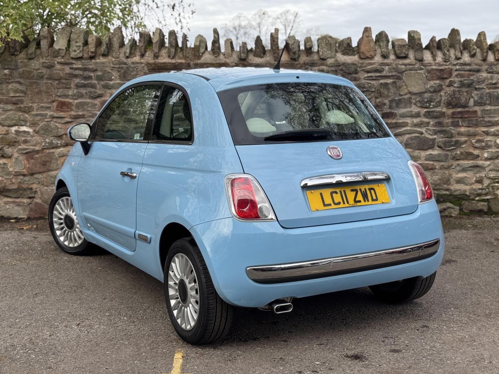 Fiat 500 1.2 Lounge Hatchback 3dr Petrol Dualogic Euro 4 (69 bhp)