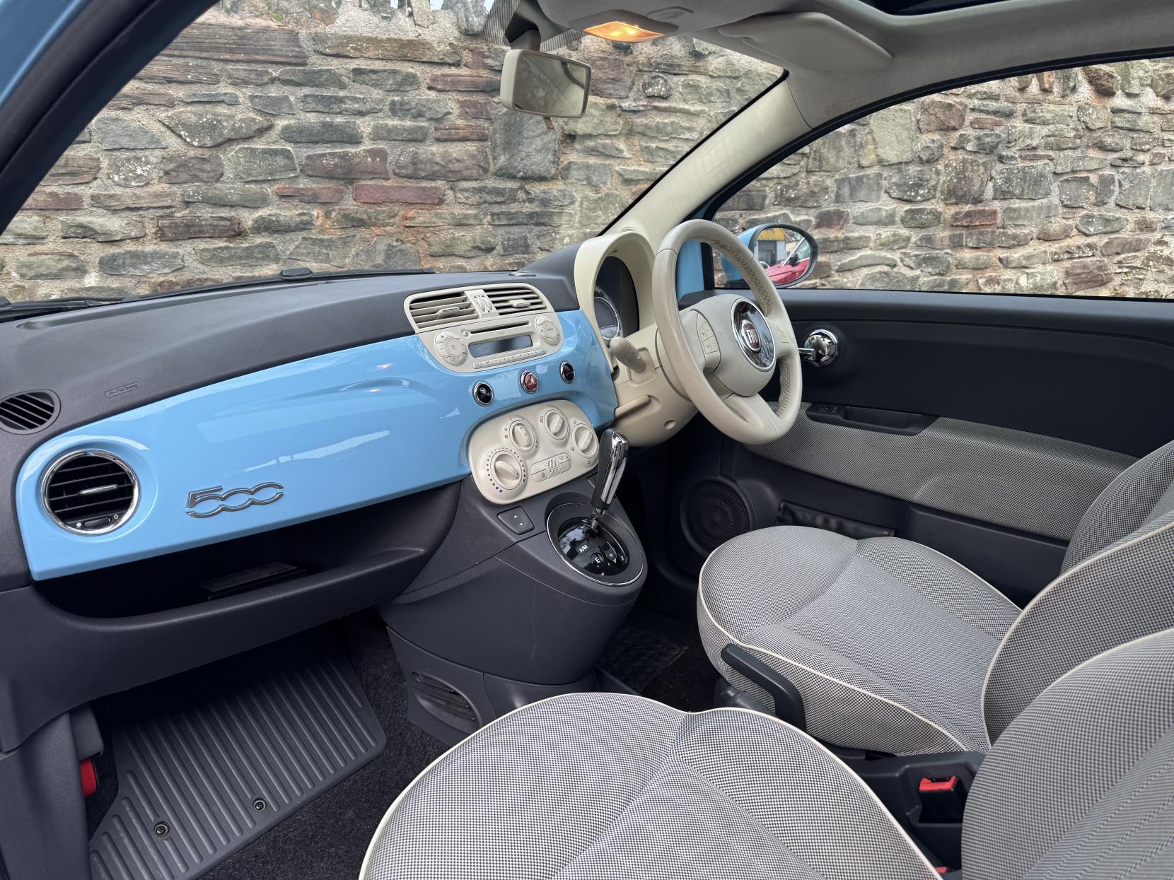 Fiat 500 1.2 Lounge Hatchback 3dr Petrol Dualogic Euro 4 (69 bhp)