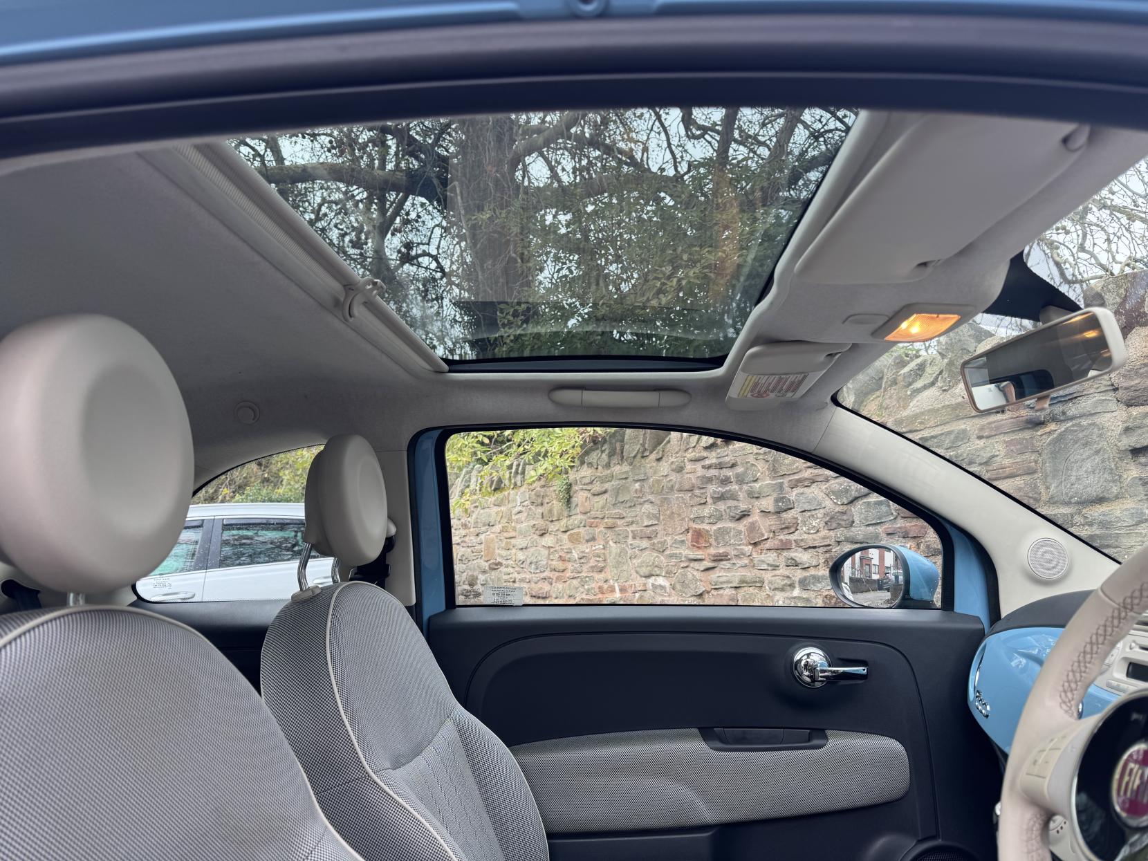 Fiat 500 1.2 Lounge Hatchback 3dr Petrol Dualogic Euro 4 (69 bhp)