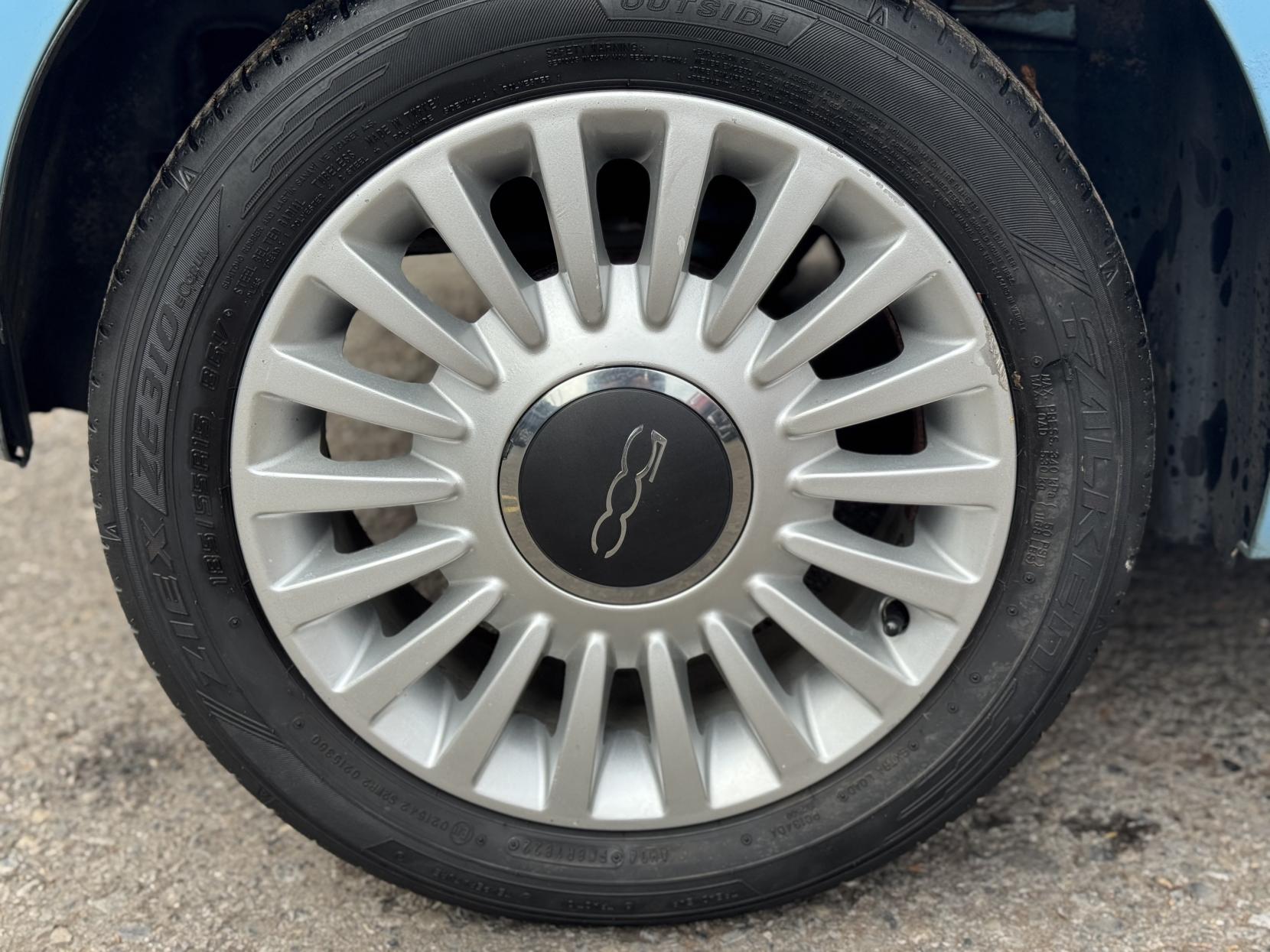 Fiat 500 1.2 Lounge Hatchback 3dr Petrol Dualogic Euro 4 (69 bhp)