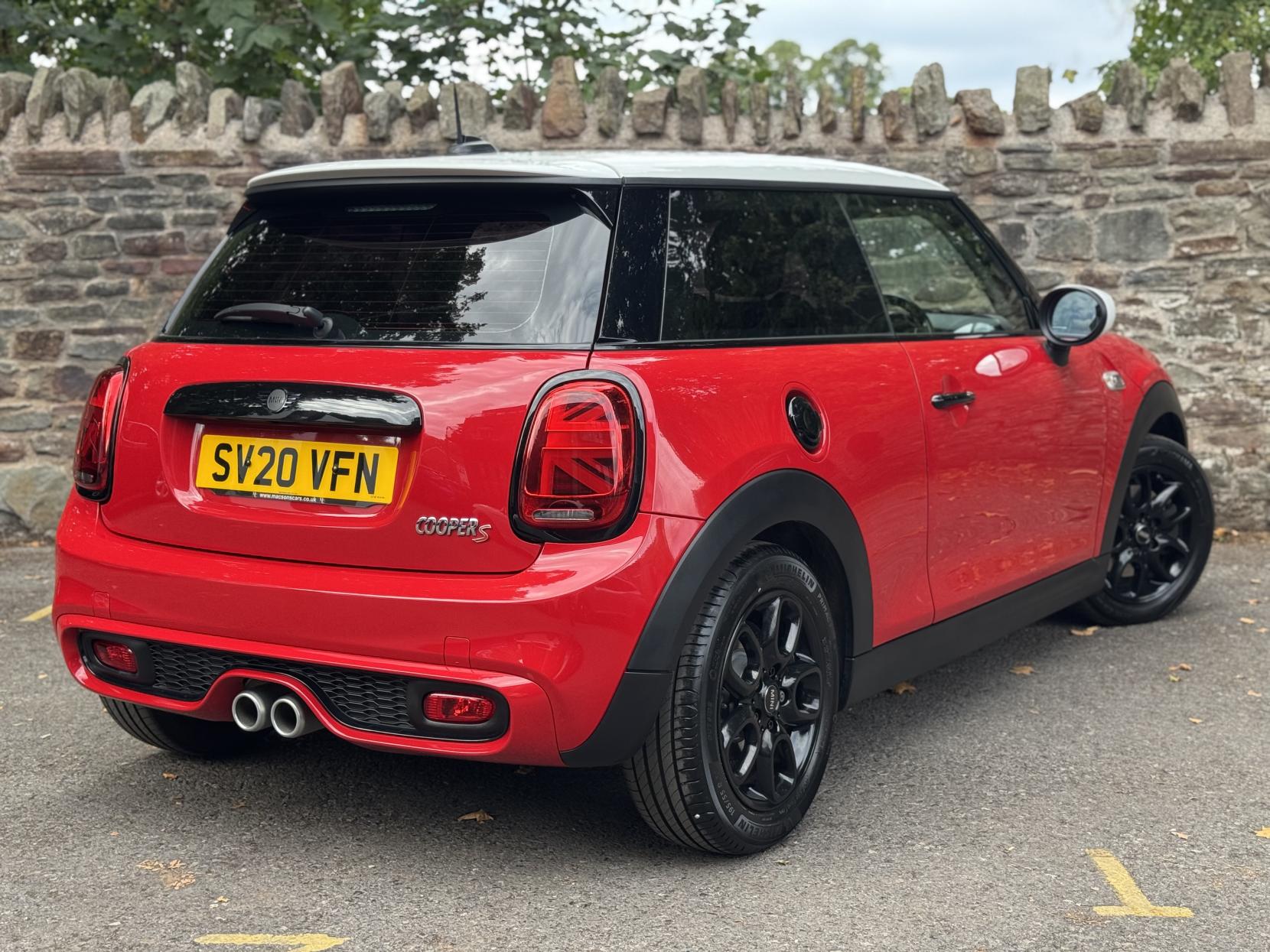 MINI Hatch 2.0 Cooper S Classic Hatchback 3dr Petrol Manual Euro 6 (s/s) (192 ps)