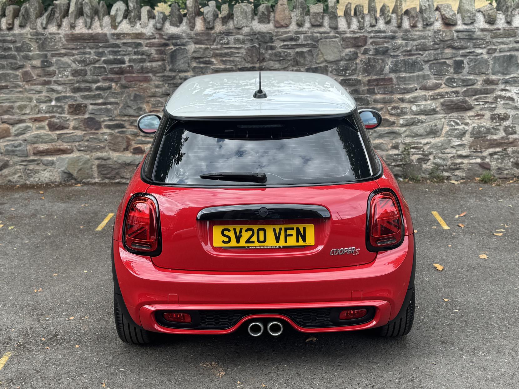 MINI Hatch 2.0 Cooper S Classic Hatchback 3dr Petrol Manual Euro 6 (s/s) (192 ps)