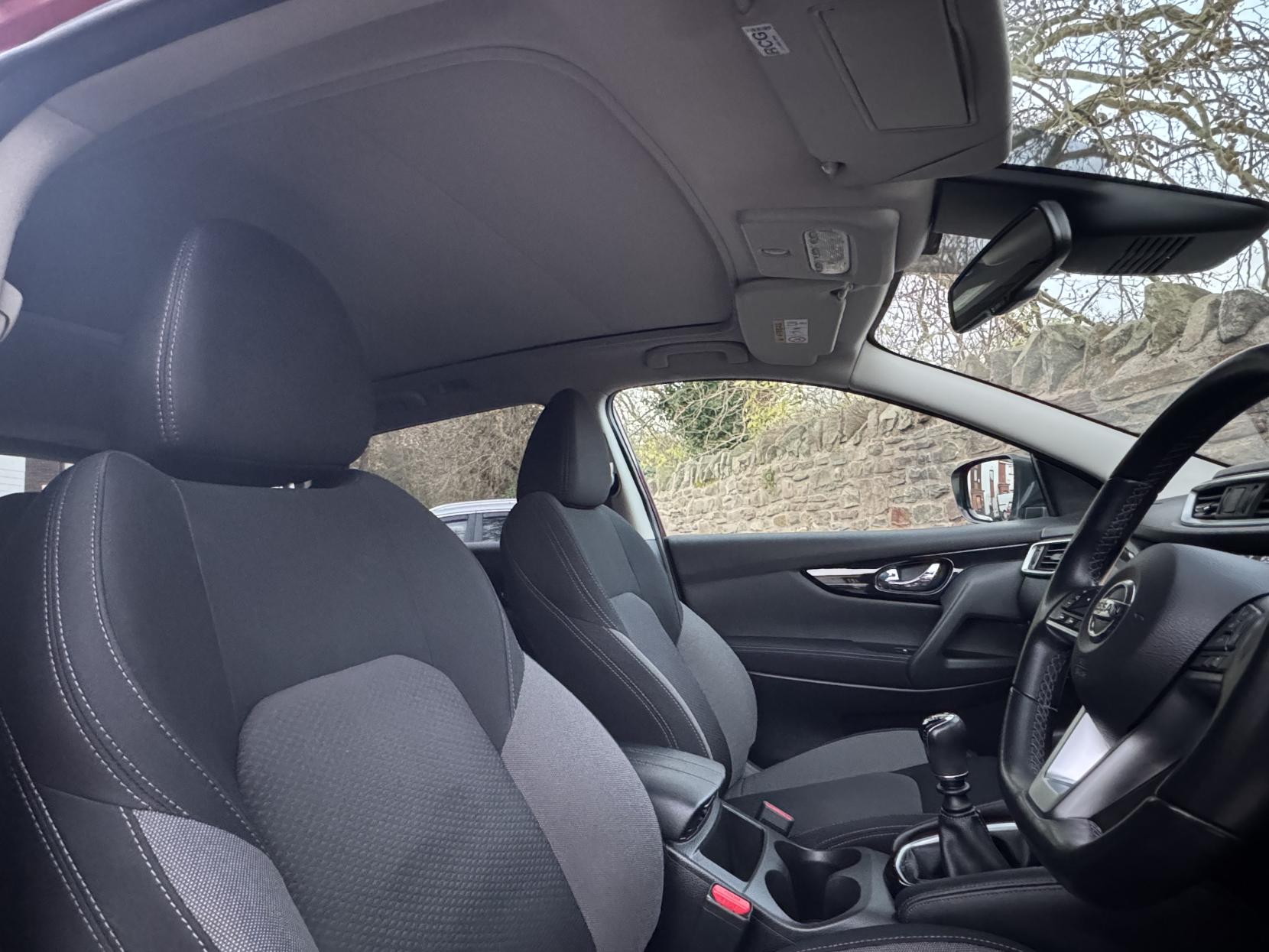 Nissan Qashqai 1.3 DIG-T N-Connecta SUV 5dr Petrol Manual Euro 6 (s/s) (140 ps)