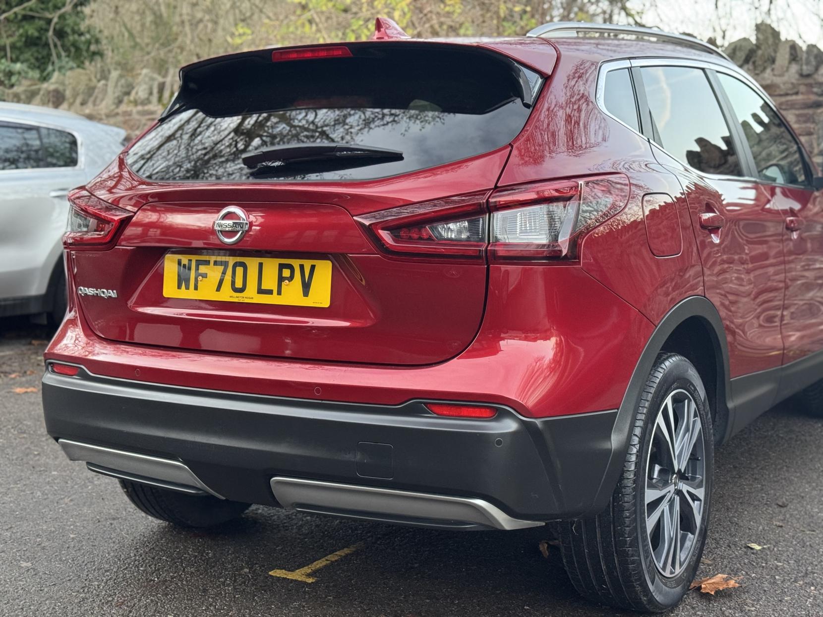 Nissan Qashqai 1.3 DIG-T N-Connecta SUV 5dr Petrol Manual Euro 6 (s/s) (140 ps)