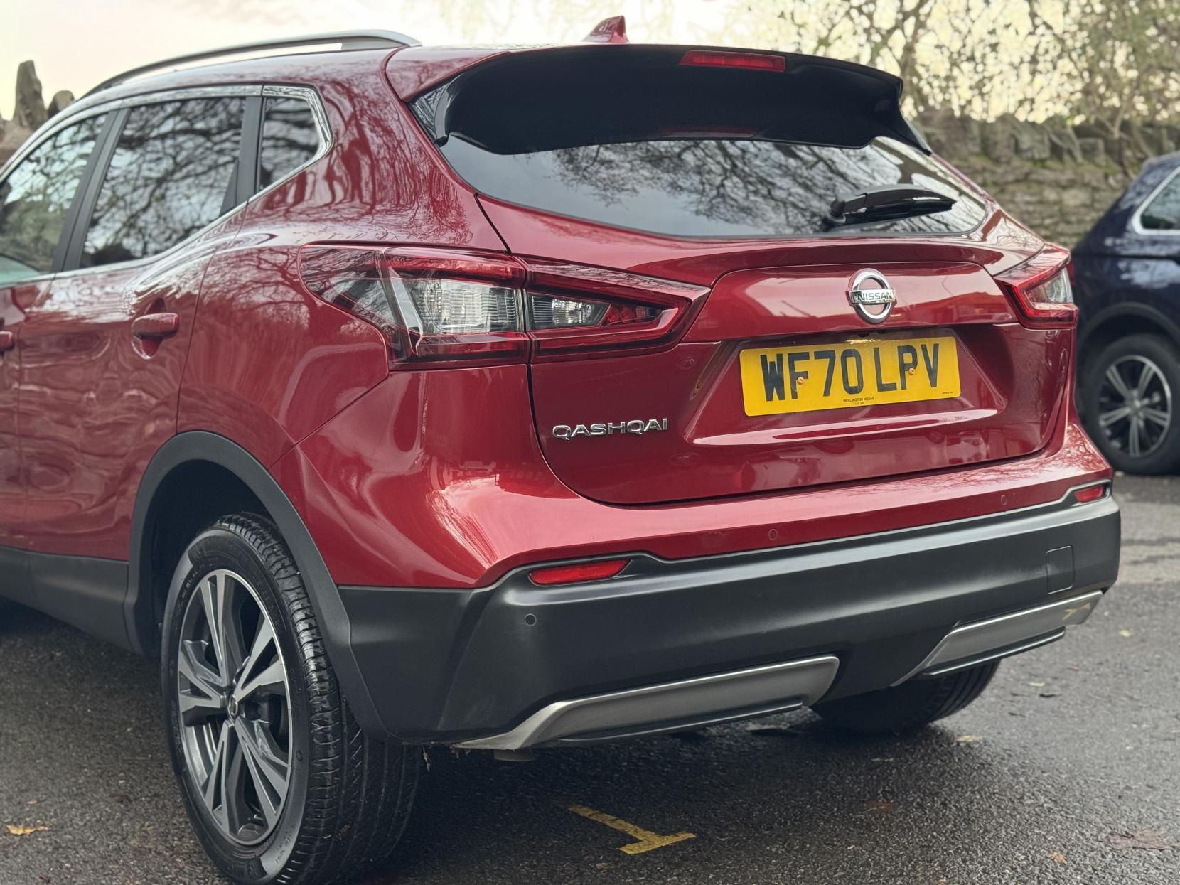 Nissan Qashqai 1.3 DIG-T N-Connecta SUV 5dr Petrol Manual Euro 6 (s/s) (140 ps)