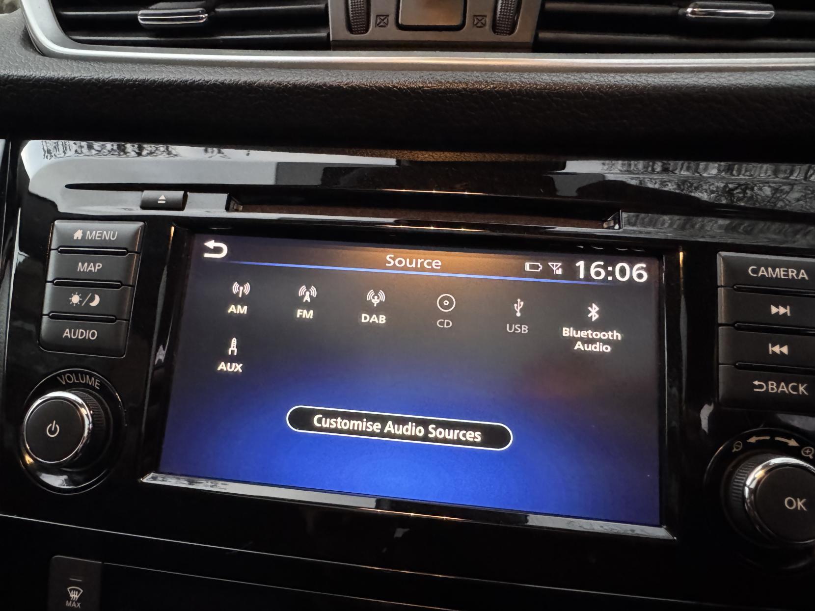 Nissan Qashqai 1.3 DIG-T N-Connecta SUV 5dr Petrol Manual Euro 6 (s/s) (140 ps)