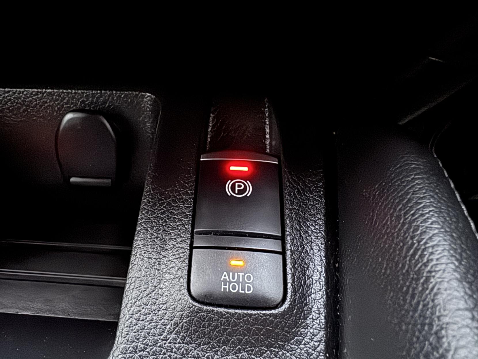 Nissan Qashqai 1.3 DIG-T N-Connecta SUV 5dr Petrol Manual Euro 6 (s/s) (140 ps)