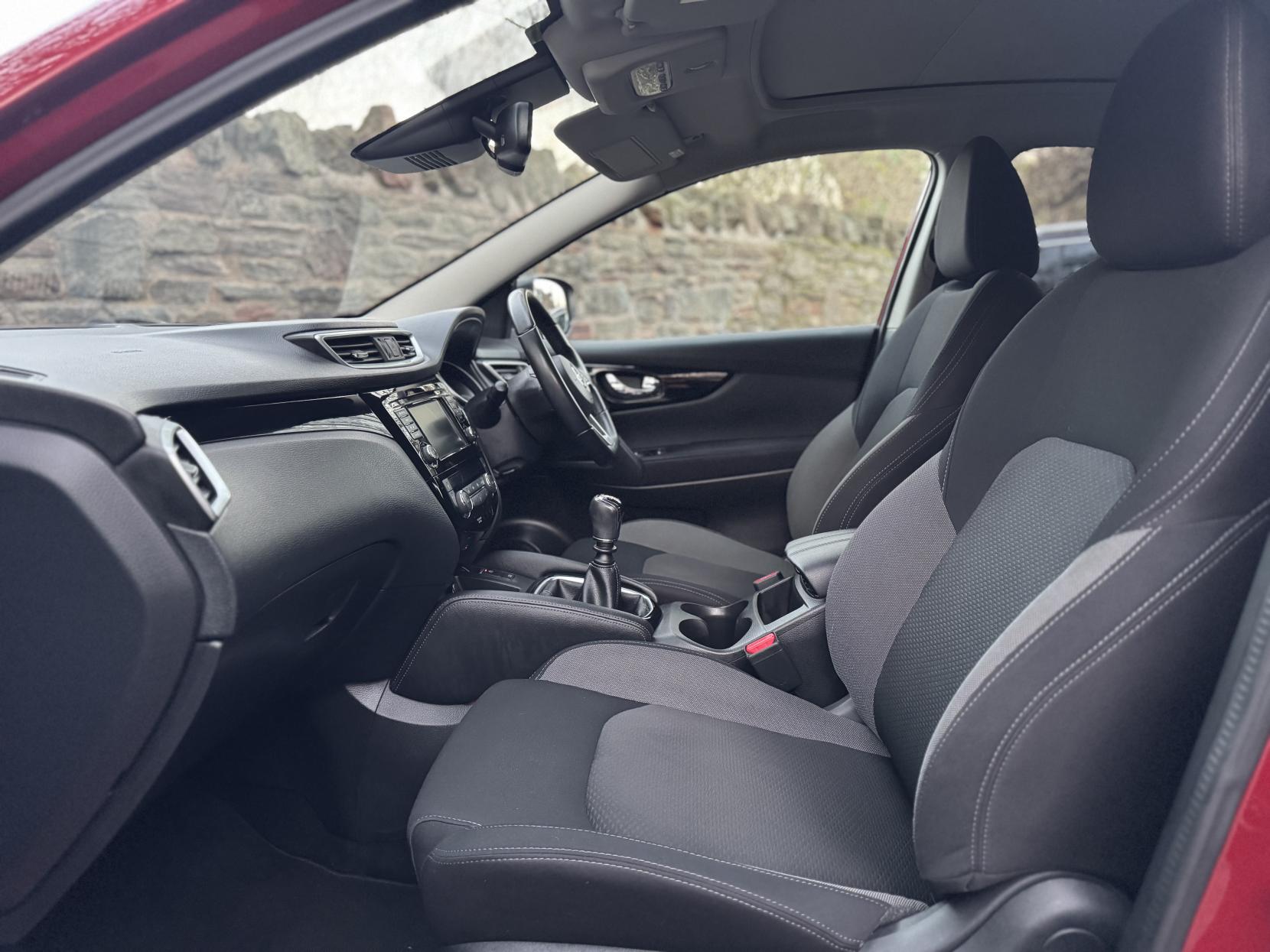 Nissan Qashqai 1.3 DIG-T N-Connecta SUV 5dr Petrol Manual Euro 6 (s/s) (140 ps)