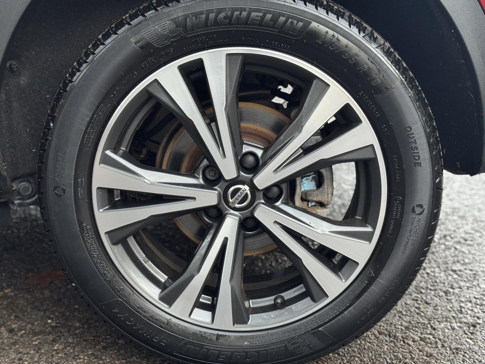 Nissan Qashqai 1.3 DIG-T N-Connecta SUV 5dr Petrol Manual Euro 6 (s/s) (140 ps)