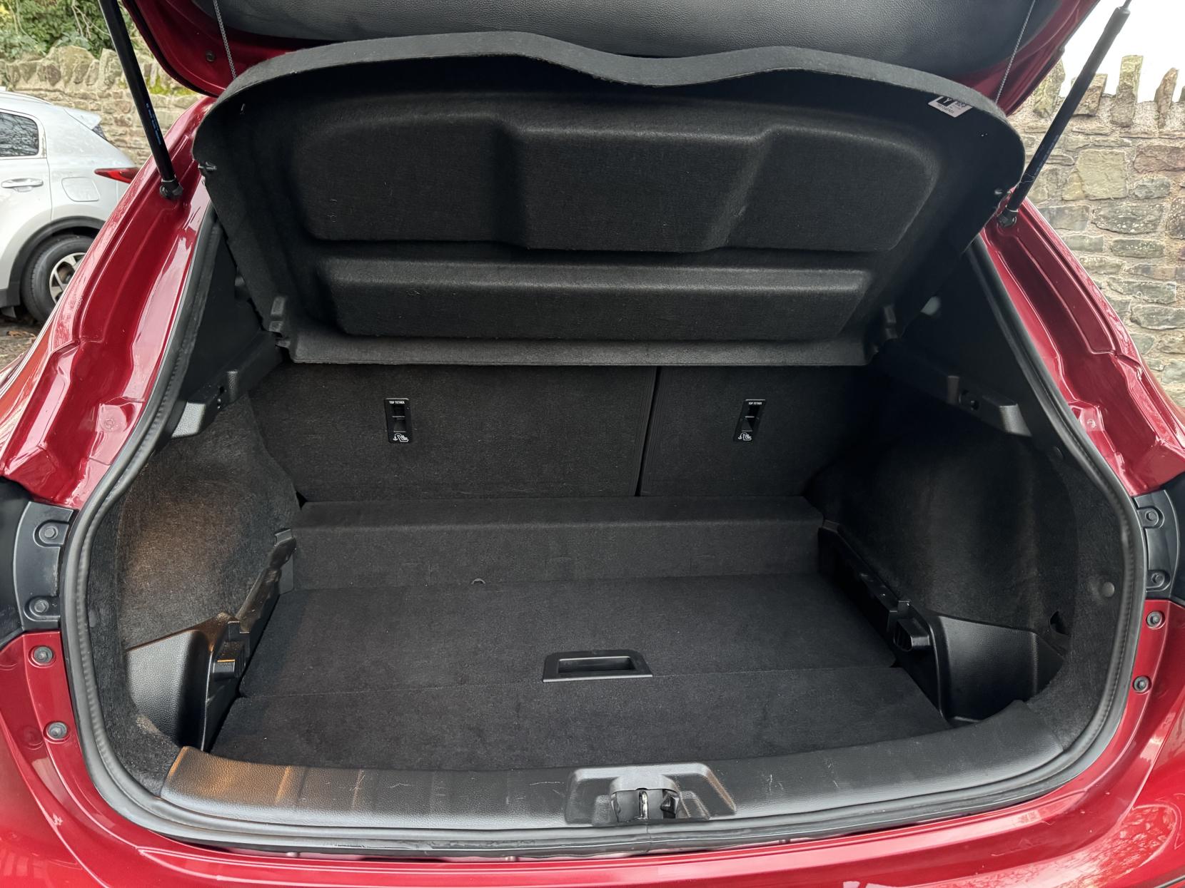 Nissan Qashqai 1.3 DIG-T N-Connecta SUV 5dr Petrol Manual Euro 6 (s/s) (140 ps)