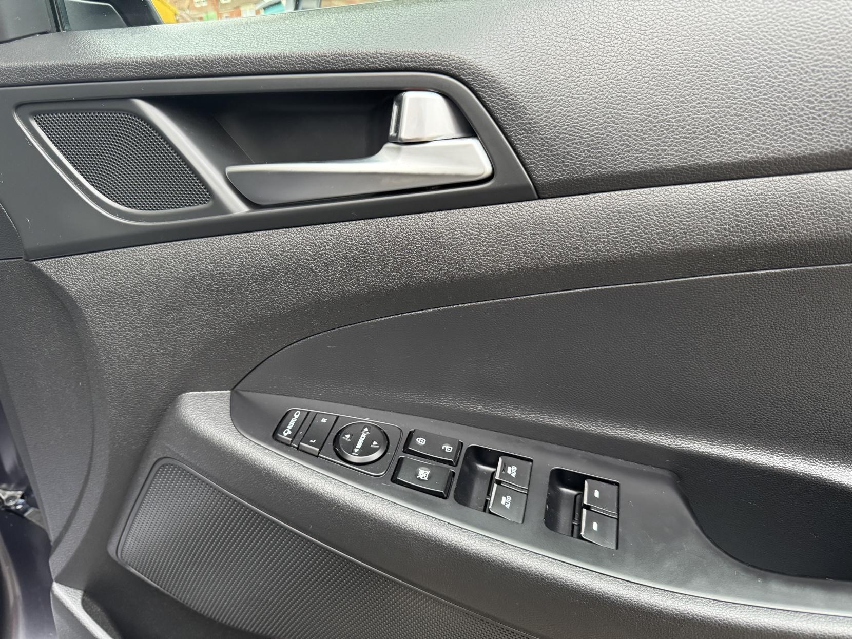 Hyundai TUCSON 1.6 GDi SE Nav SUV 5dr Petrol Manual Euro 6 (s/s) (132 ps)
