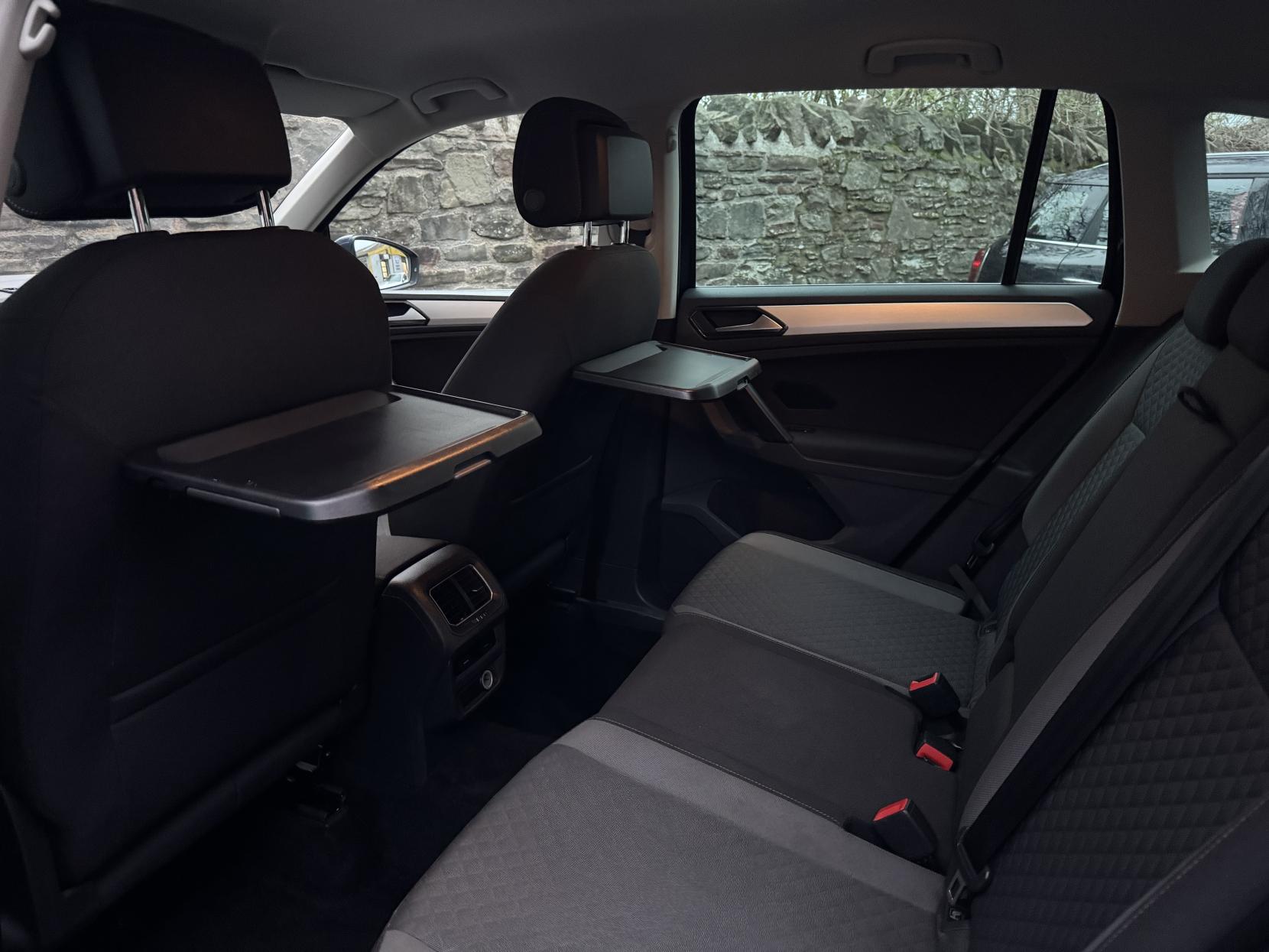 Volkswagen Tiguan 2.0 TDI BlueMotion Tech SE Navigation SUV 5dr Diesel DSG 4Motion Euro 6 (s/s) (150 ps)