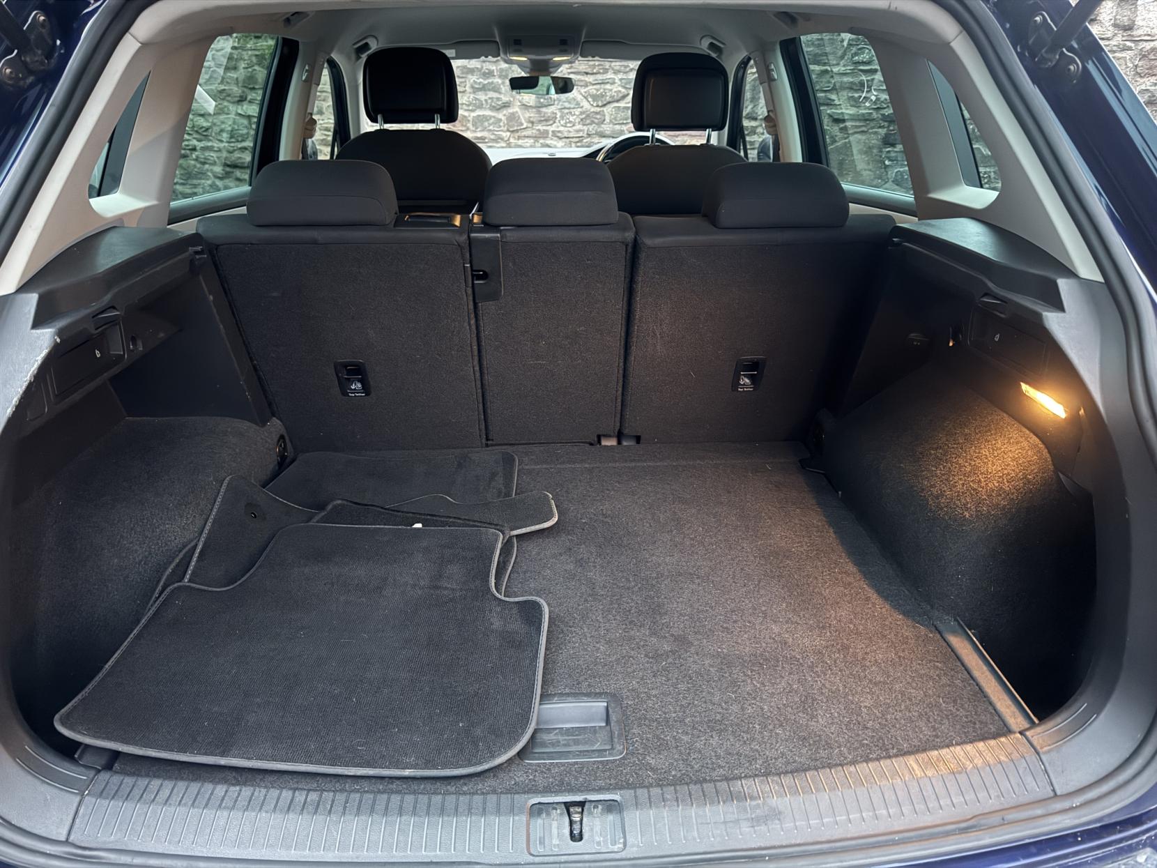 Volkswagen Tiguan 2.0 TDI BlueMotion Tech SE Navigation SUV 5dr Diesel DSG 4Motion Euro 6 (s/s) (150 ps)