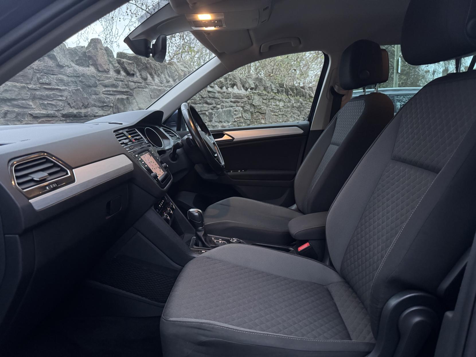 Volkswagen Tiguan 2.0 TDI BlueMotion Tech SE Navigation SUV 5dr Diesel DSG 4Motion Euro 6 (s/s) (150 ps)