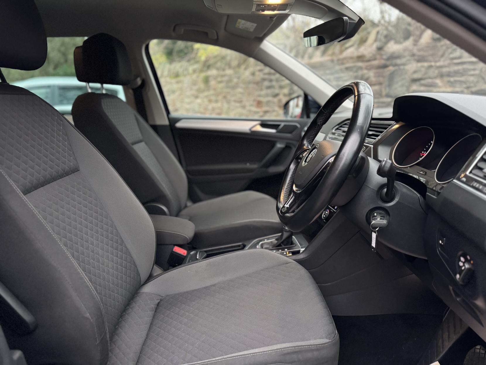 Volkswagen Tiguan 2.0 TDI BlueMotion Tech SE Navigation SUV 5dr Diesel DSG 4Motion Euro 6 (s/s) (150 ps)