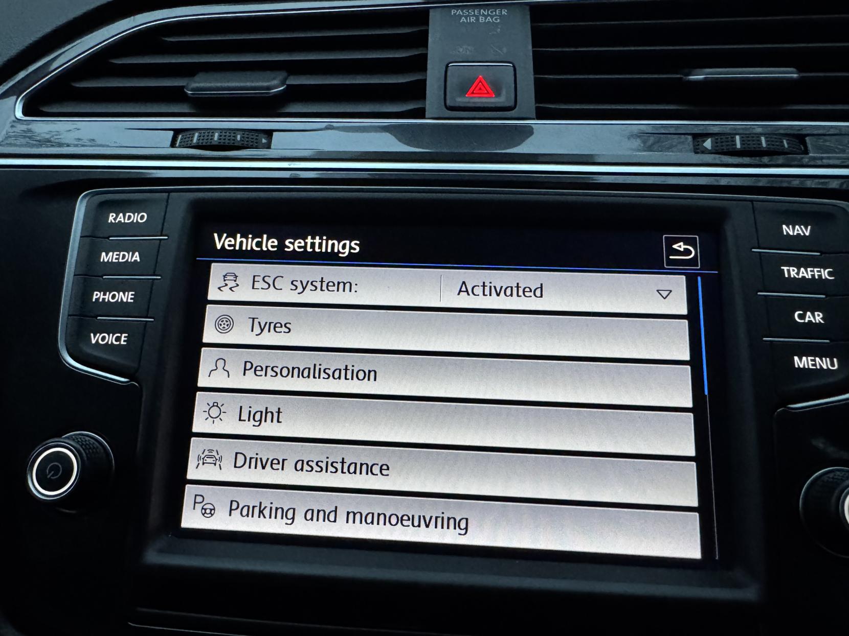 Volkswagen Tiguan 2.0 TDI BlueMotion Tech SE Navigation SUV 5dr Diesel DSG 4Motion Euro 6 (s/s) (150 ps)