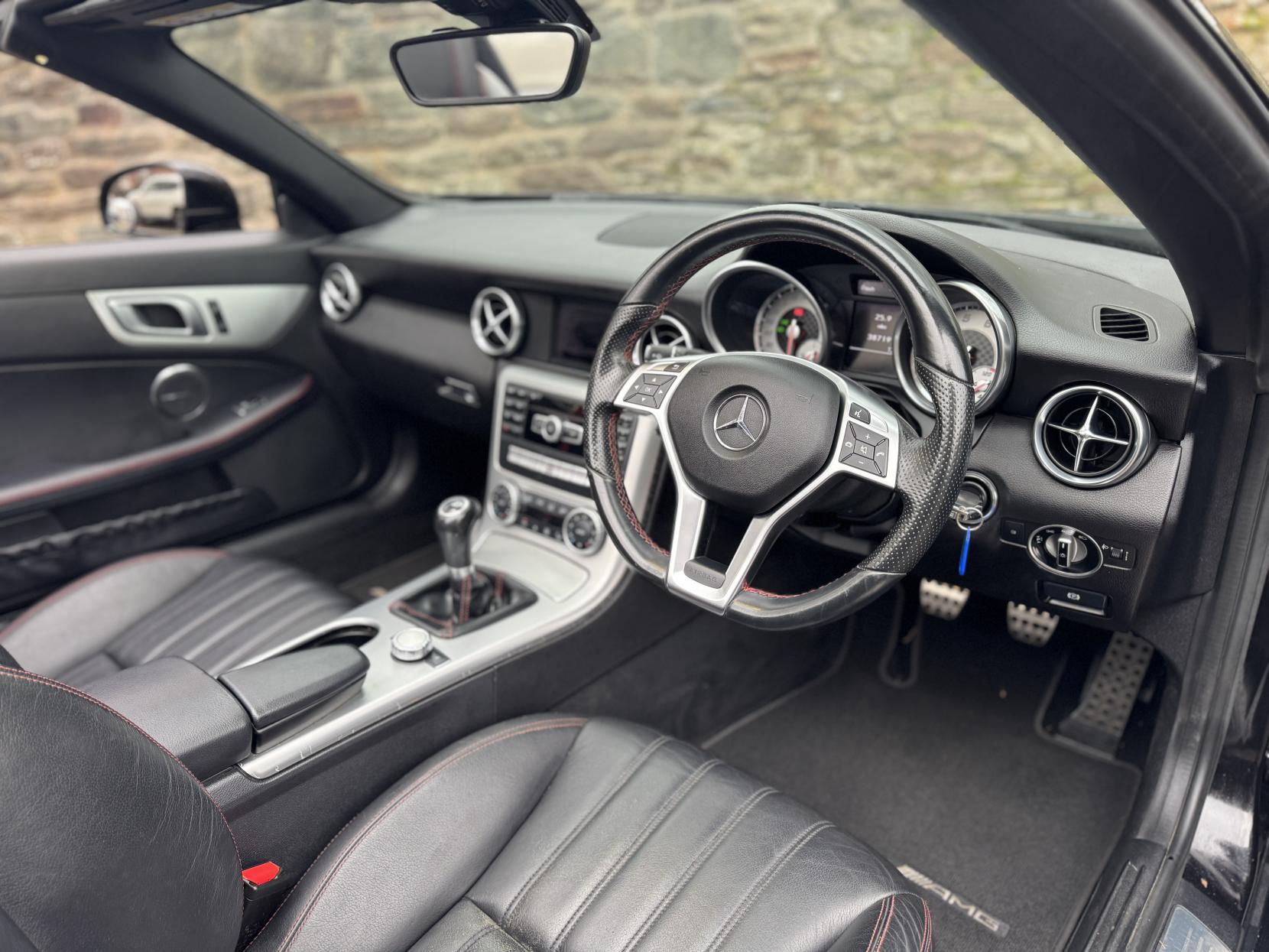 Mercedes-Benz SLK 2.0 SLK200 AMG Sport Convertible 2dr Petrol Manual Euro 6 (s/s) (184 ps)